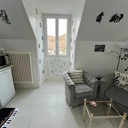 Les Roitelets Musique - Bel T2 - Thème Musique - Entièrement Neuf - Classé 3 étoiles - Proche Centre-ville&thermes - Confort - Ménage Et Linge De Maison Inclus Apartamento *