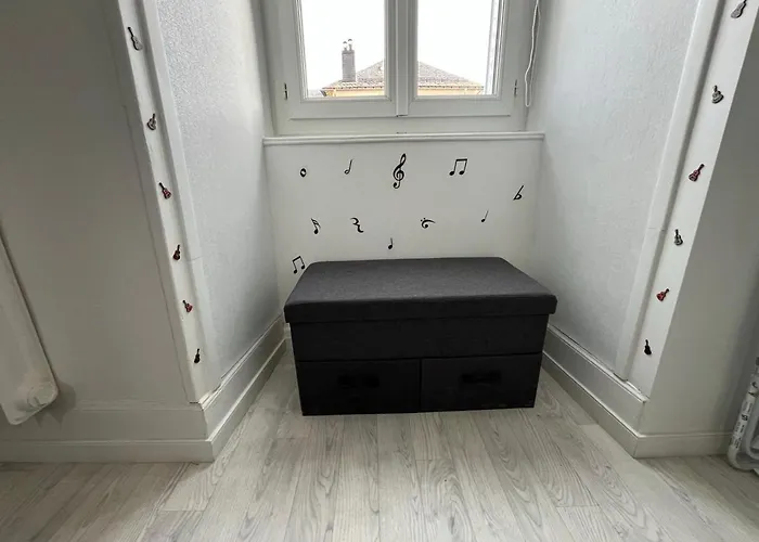 Apartamento Les Roitelets Musique - Bel T2 - Thème Musique - Entièrement Neuf - Classé 3 étoiles - Proche Centre-ville&thermes - Confort - Ménage Et Linge De Maison Inclus *