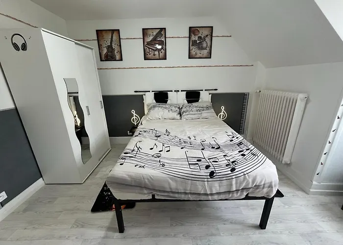 Les Roitelets Musique - Bel T2 - Thème Musique - Entièrement Neuf - Classé 3 étoiles - Proche Centre-ville&thermes - Confort - Ménage Et Linge De Maison Inclus *