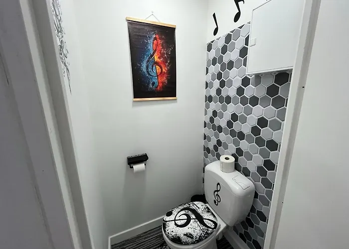 Les Roitelets Musique - Bel T2 - Thème Musique - Entièrement Neuf - Classé 3 étoiles - Proche Centre-ville&thermes - Confort - Ménage Et Linge De Maison Inclus Apartamento *