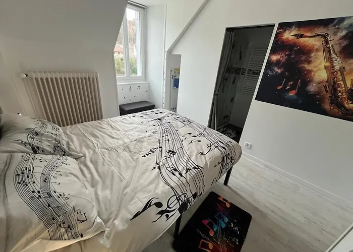 Les Roitelets Musique - Bel T2 - Thème Musique - Entièrement Neuf - Classé 3 étoiles - Proche Centre-ville&thermes - Confort - Ménage Et Linge De Maison Inclus Apartamento