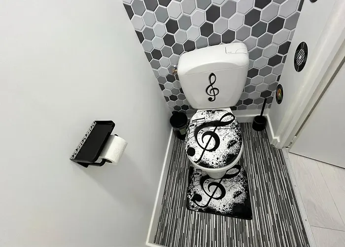 Apartamento Les Roitelets Musique - Bel T2 - Thème Musique - Entièrement Neuf - Classé 3 étoiles - Proche Centre-ville&thermes - Confort - Ménage Et Linge De Maison Inclus